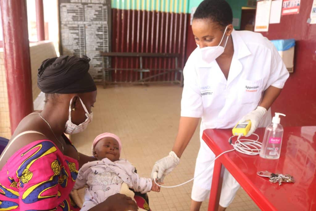 The pulse oximeter, a simple and essential tool to detect respiratory distress 2 IMG 5265 min 1024x683 1